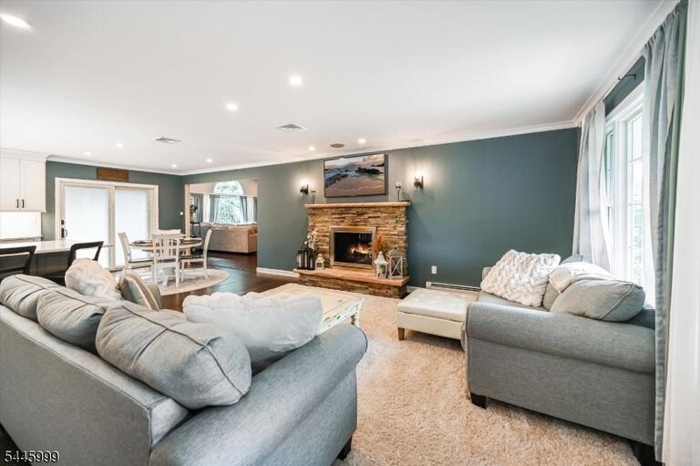 Property listing MLS 4048614 photo 5