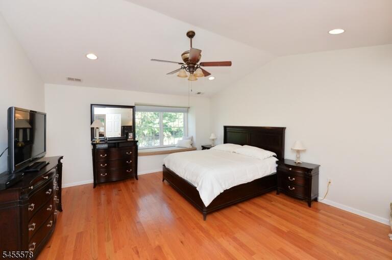Property listing MLS 4048617 photo 20