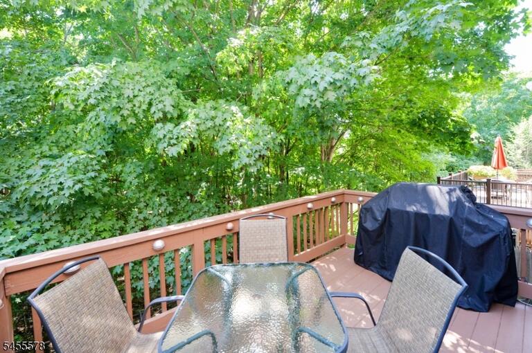 Property listing MLS 4048617 photo 31