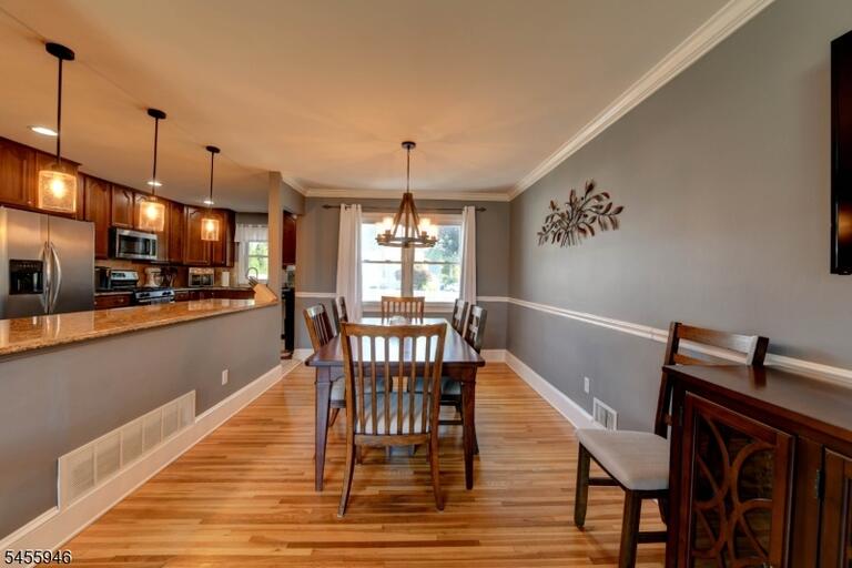 Property listing MLS 4048644 photo 10