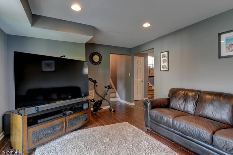 Property listing MLS 4048644 photo 18