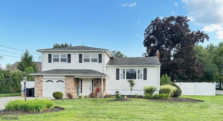 Property listing MLS 4048644 photo 2