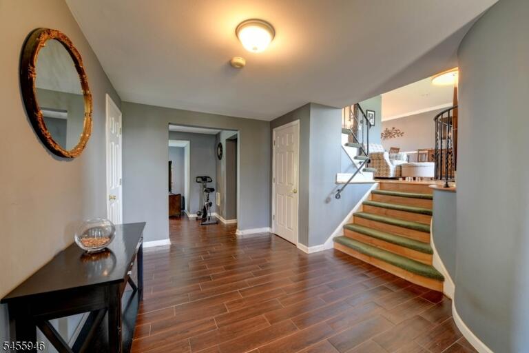 Property listing MLS 4048644 photo 5