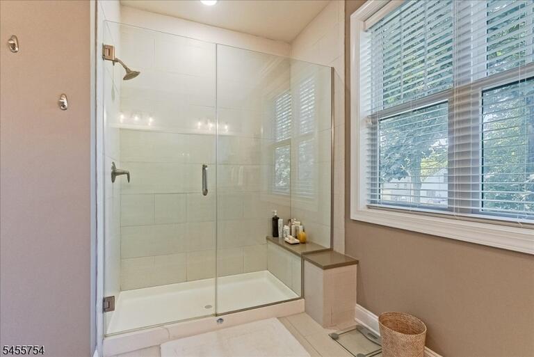 Property listing MLS 4048648 photo 14