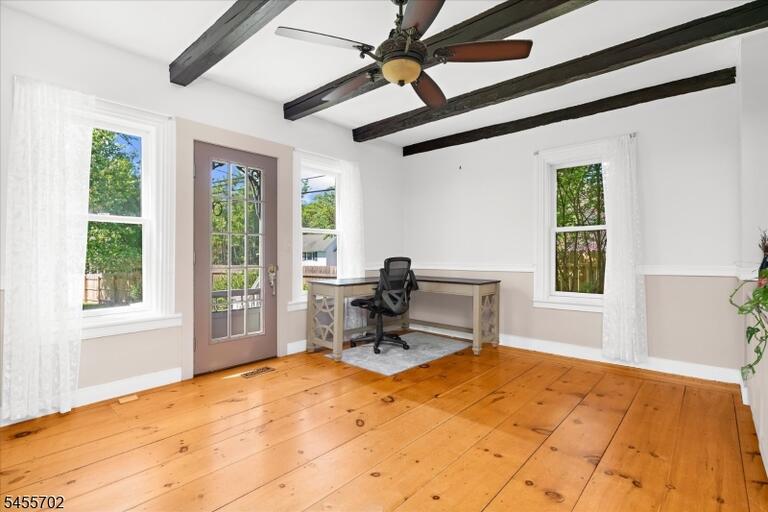Property listing MLS 4048671 photo 7