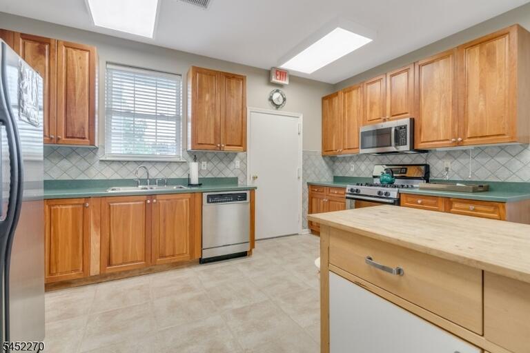 Property listing MLS 4048672 photo 30