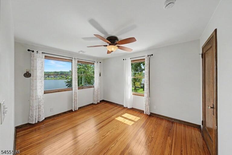 Property listing MLS 4048674 photo 37