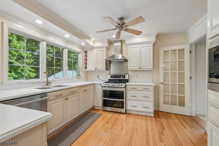 Property listing MLS 4048675 photo 11