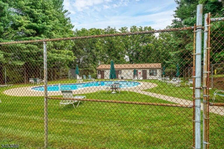 Property listing MLS 4048676 photo 22