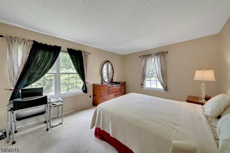 Property listing MLS 4048706 photo 14