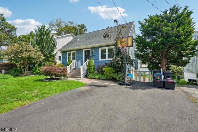 Property listing MLS 4048729 photo 3