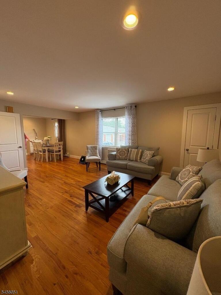 Property listing MLS 4048732 photo 5