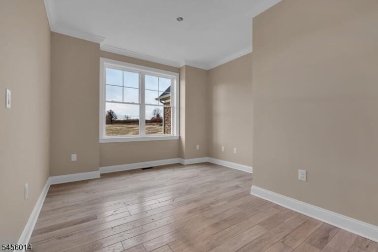 Property listing MLS 4048736 photo 28