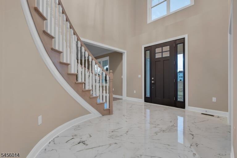 Property listing MLS 4048736 photo 5