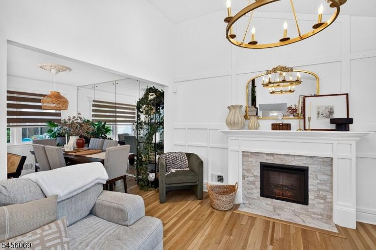Property listing MLS 4048743 photo 10
