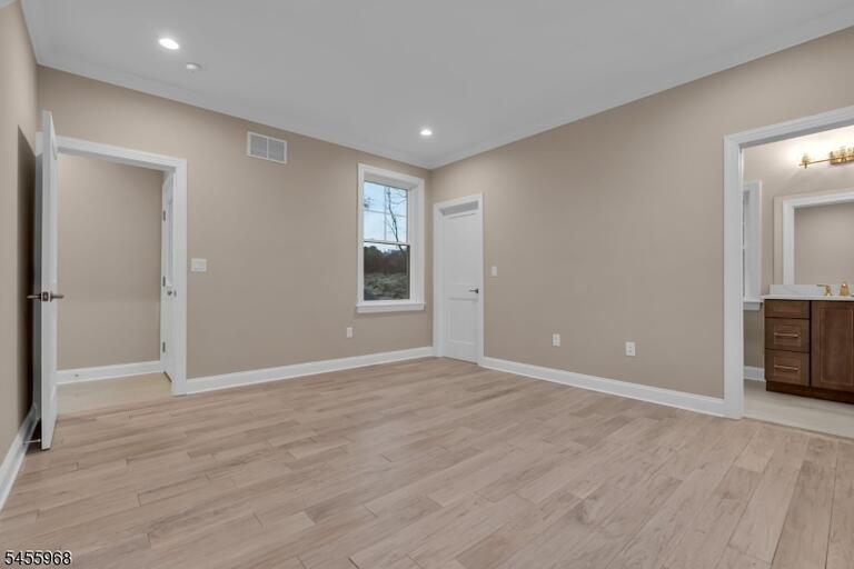 Property listing MLS 4048745 photo 4