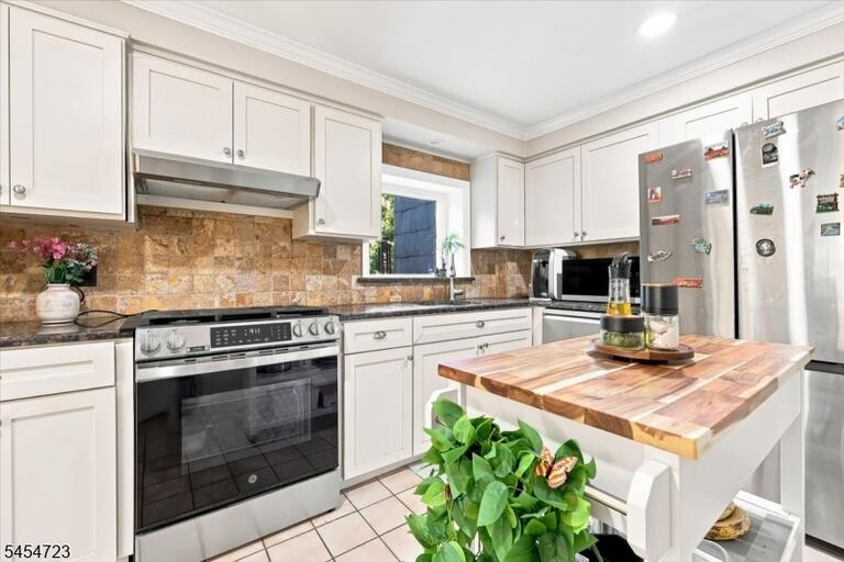 Property listing MLS 4048750 photo 15