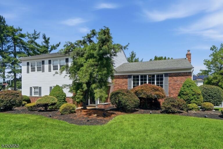 Property listing MLS 4048763 photo 1
