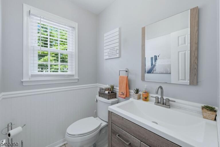 Property listing MLS 4048763 photo 10