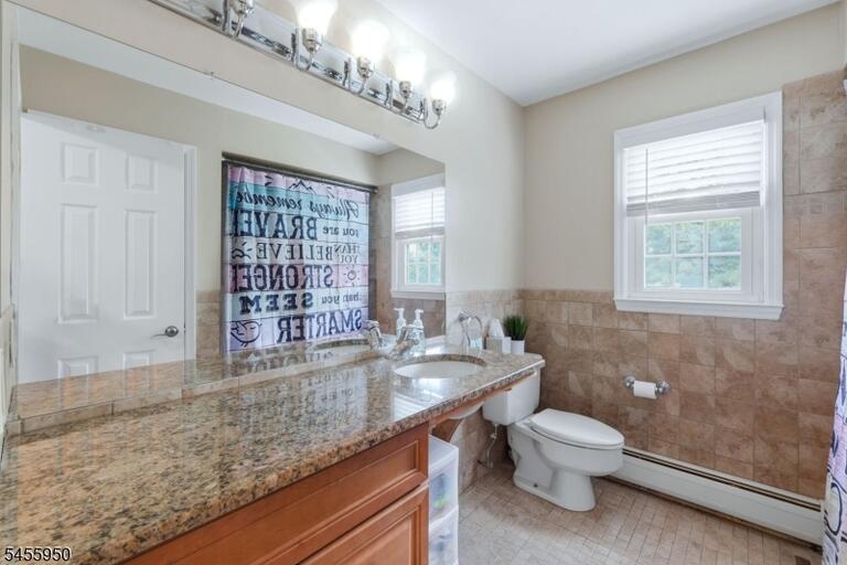 Property listing MLS 4048763 photo 24