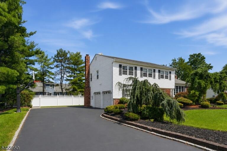 Property listing MLS 4048763 photo 3