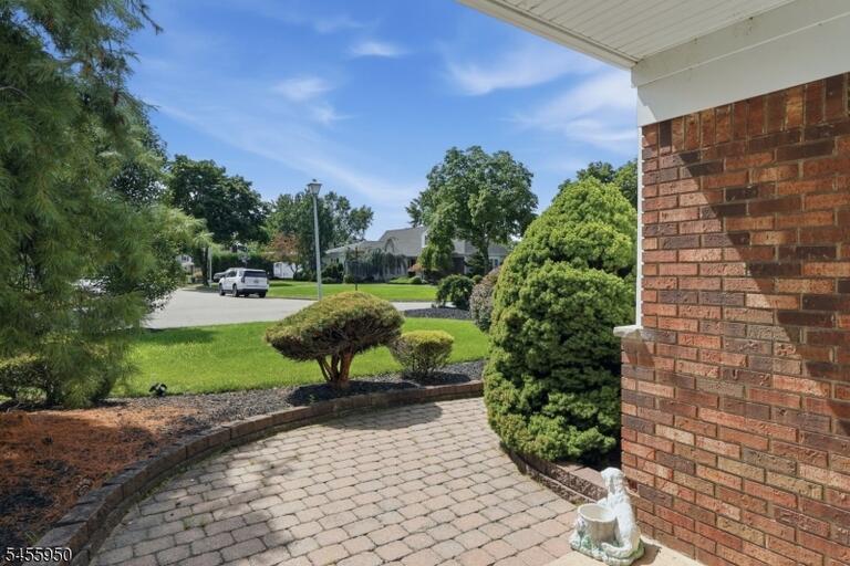 Property listing MLS 4048763 photo 4