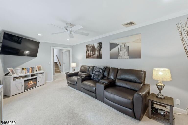 Property listing MLS 4048763 photo 8
