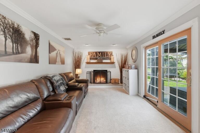 Property listing MLS 4048763 photo 9