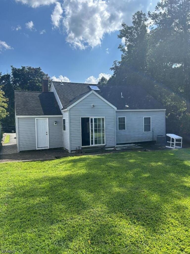 Property listing MLS 4048769 photo 2