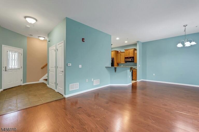Property listing MLS 4048780 photo 10