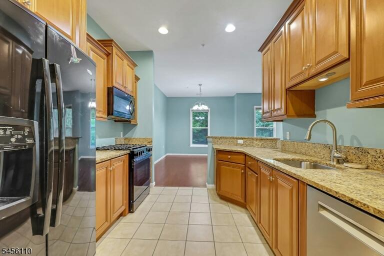Property listing MLS 4048780 photo 16