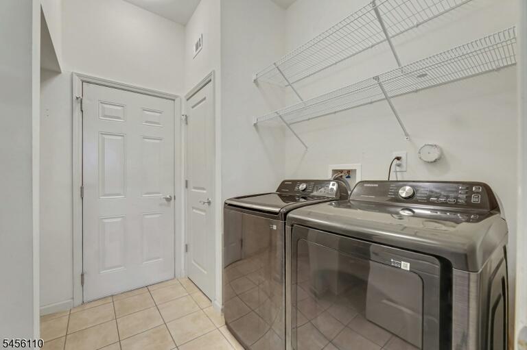 Property listing MLS 4048780 photo 17