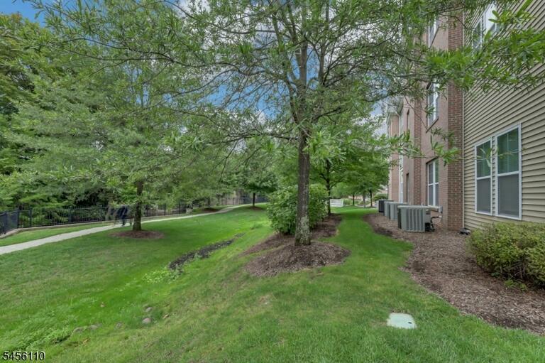 Property listing MLS 4048780 photo 34
