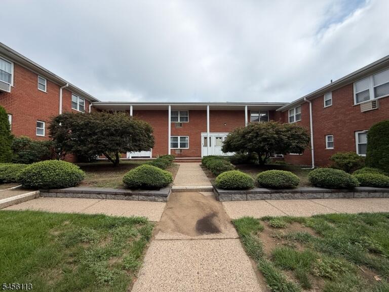 Property listing MLS 4048782 photo 2