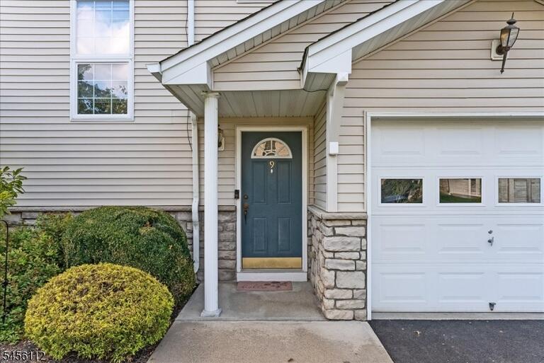 Property listing MLS 4048783 photo 4