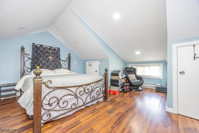 Property listing MLS 4048792 photo 11