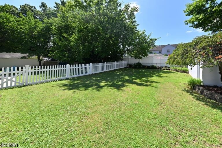 Property listing MLS 4048795 photo 24