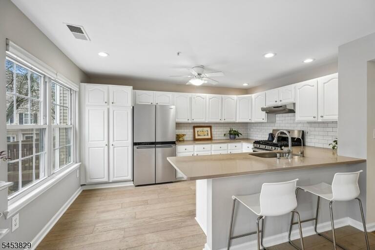 Property listing MLS 4048811 photo 10