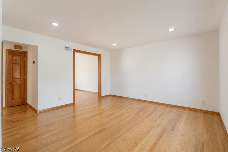 Property listing MLS 4048827 photo 10