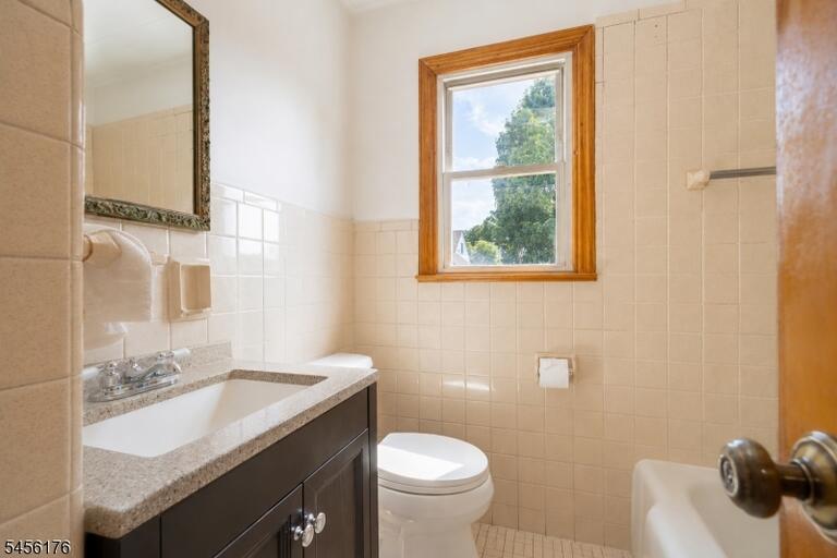 Property listing MLS 4048827 photo 9