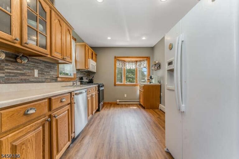 Property listing MLS 4048832 photo 13