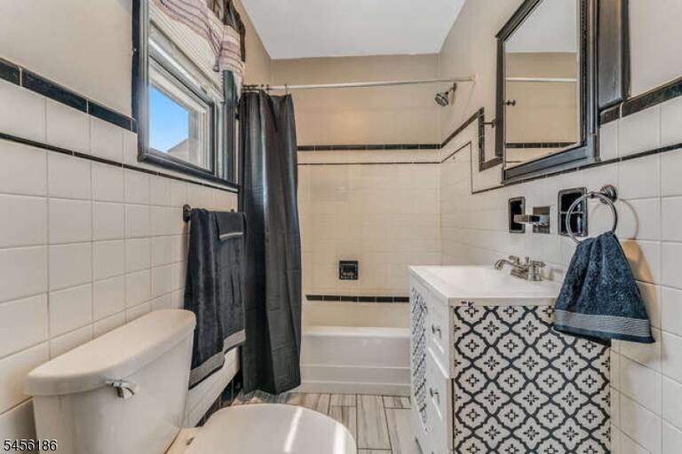 Property listing MLS 4048832 photo 15