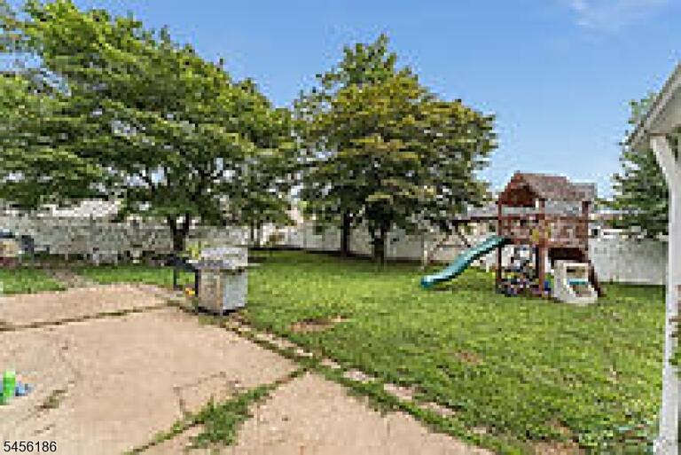 Property listing MLS 4048832 photo 31