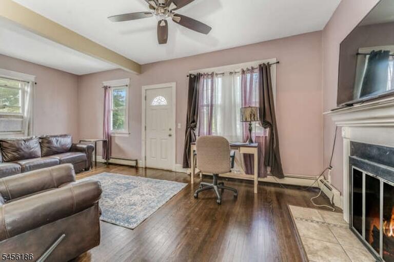 Property listing MLS 4048832 photo 5