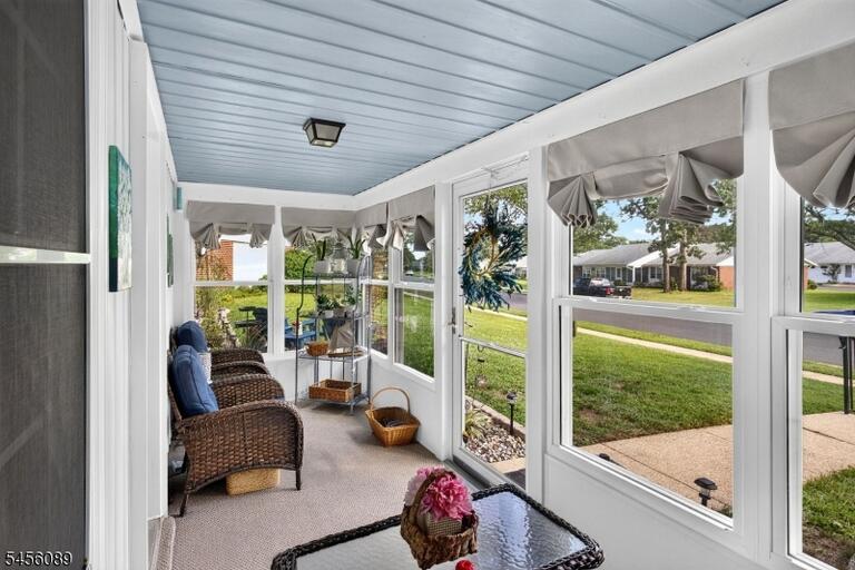 Property listing MLS 4048841 photo 3