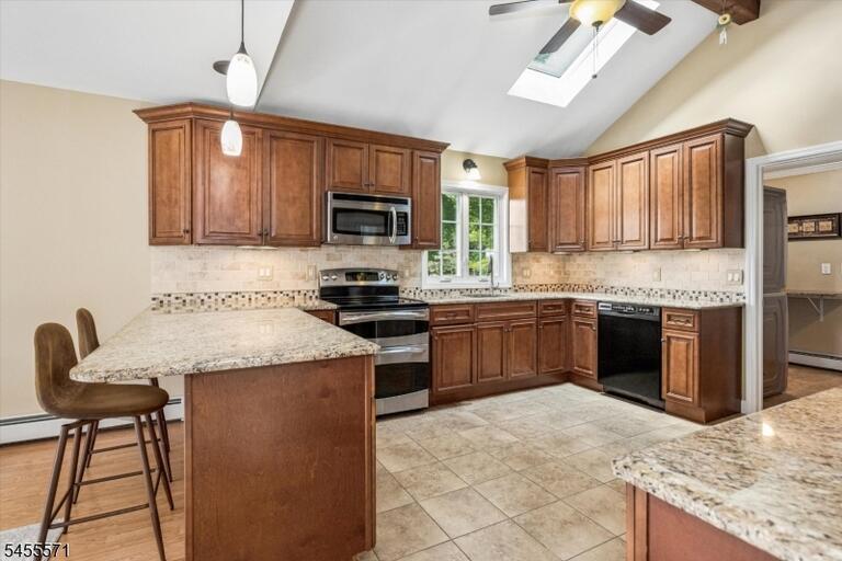 Property listing MLS 4048850 photo 17