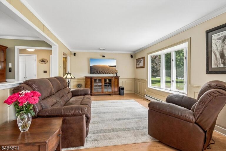 Property listing MLS 4048850 photo 6
