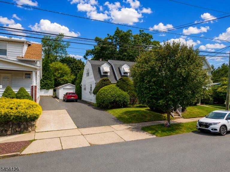Property listing MLS 4048853 photo 3