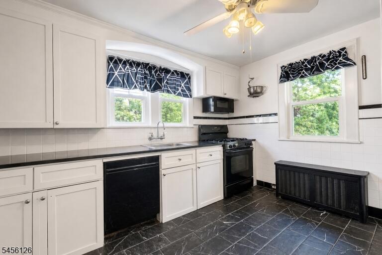 Property listing MLS 4048853 photo 9