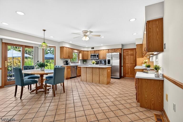 Property listing MLS 4048855 photo 18